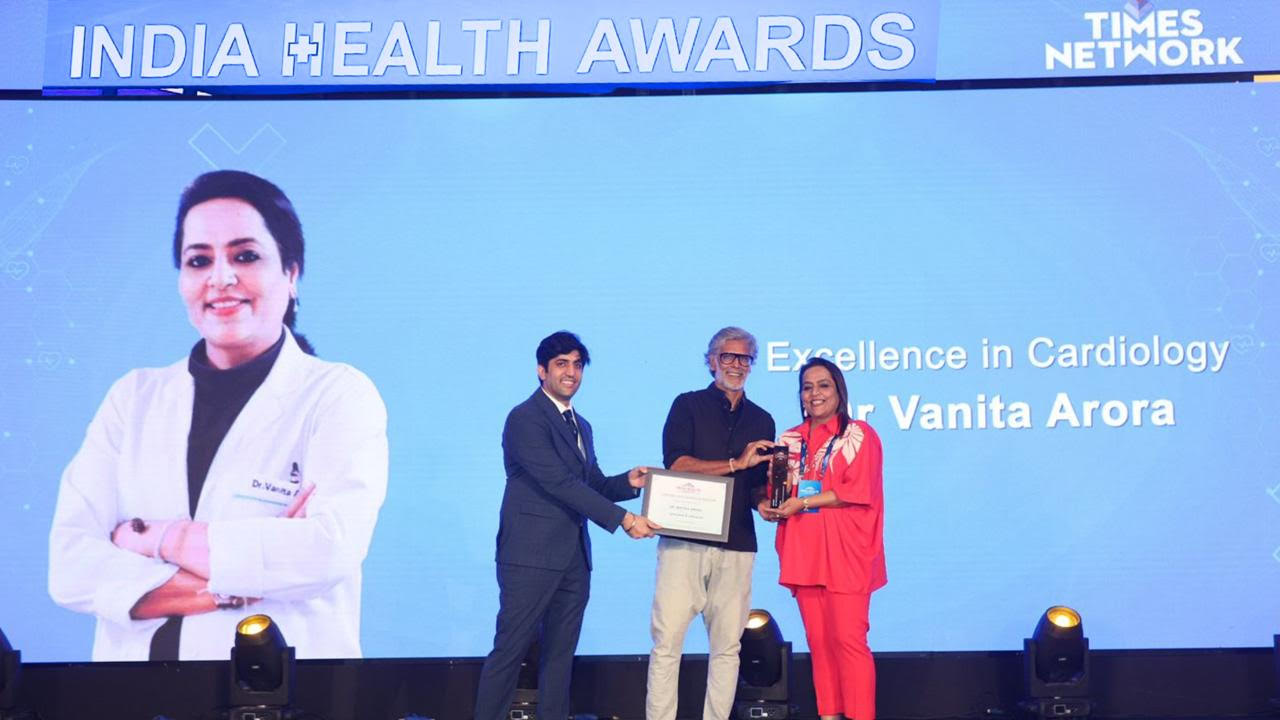 India Health Award to best cardiologist